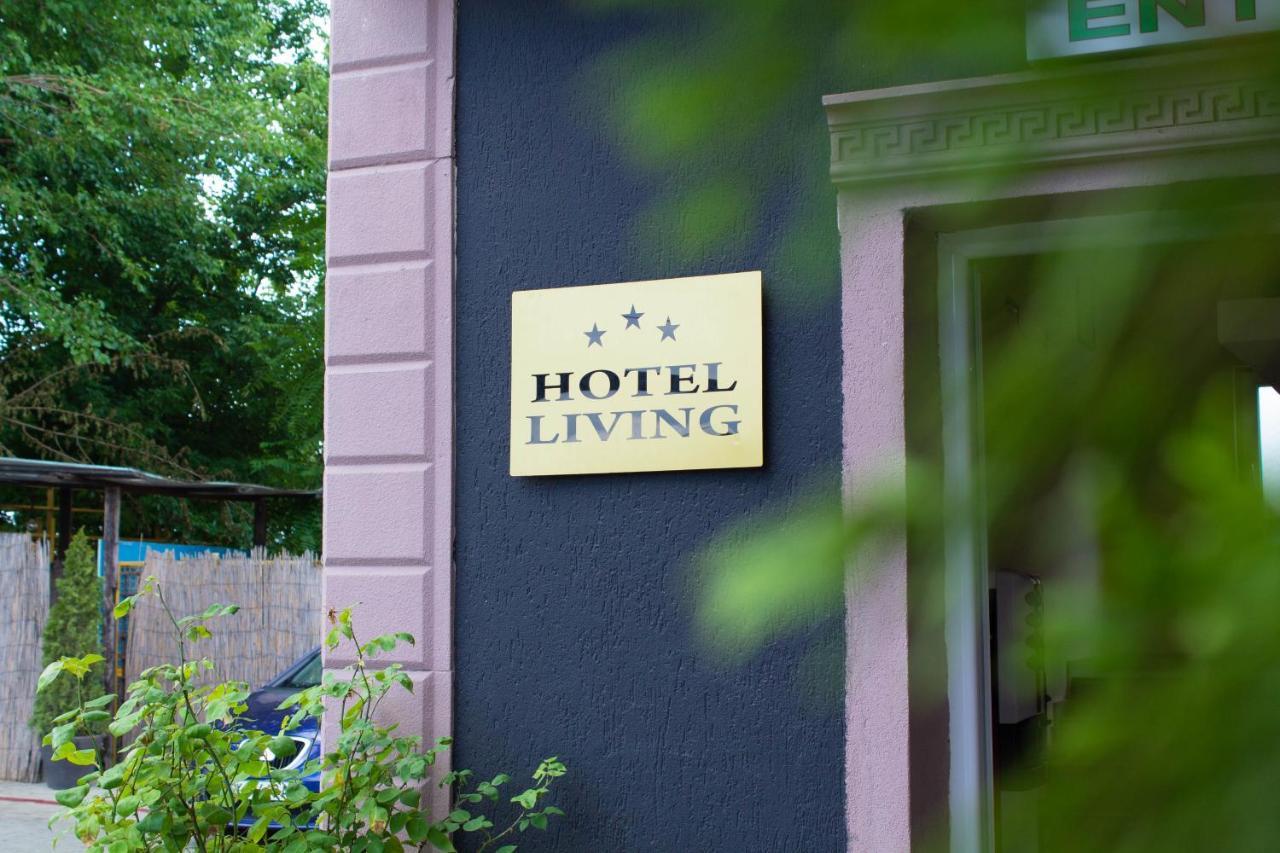 Hotel Living Suto Orizari Eksteriør billede