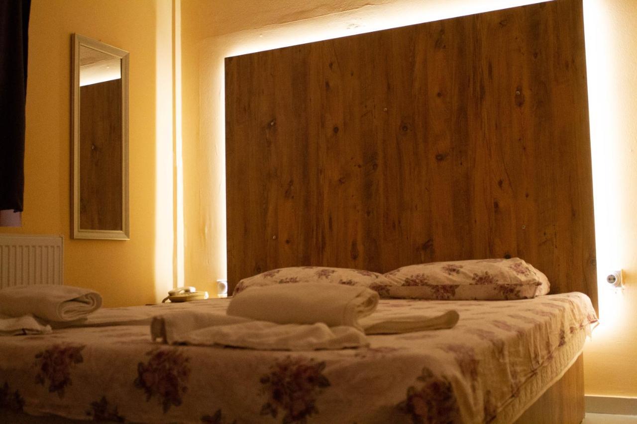 Hotel Living Suto Orizari Eksteriør billede