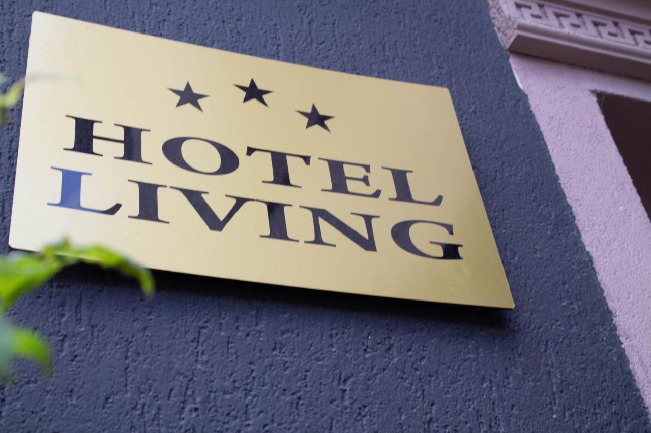 Hotel Living Suto Orizari Eksteriør billede