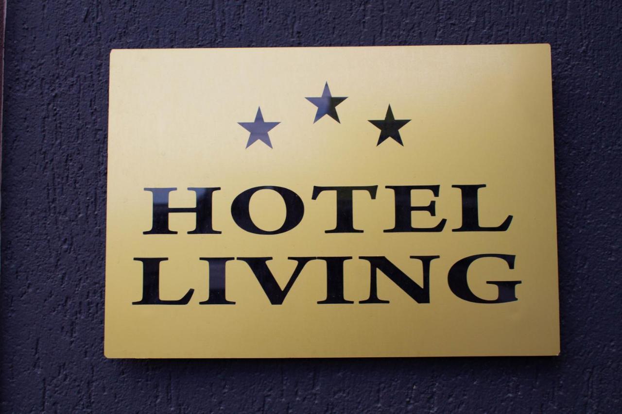 Hotel Living Suto Orizari Eksteriør billede