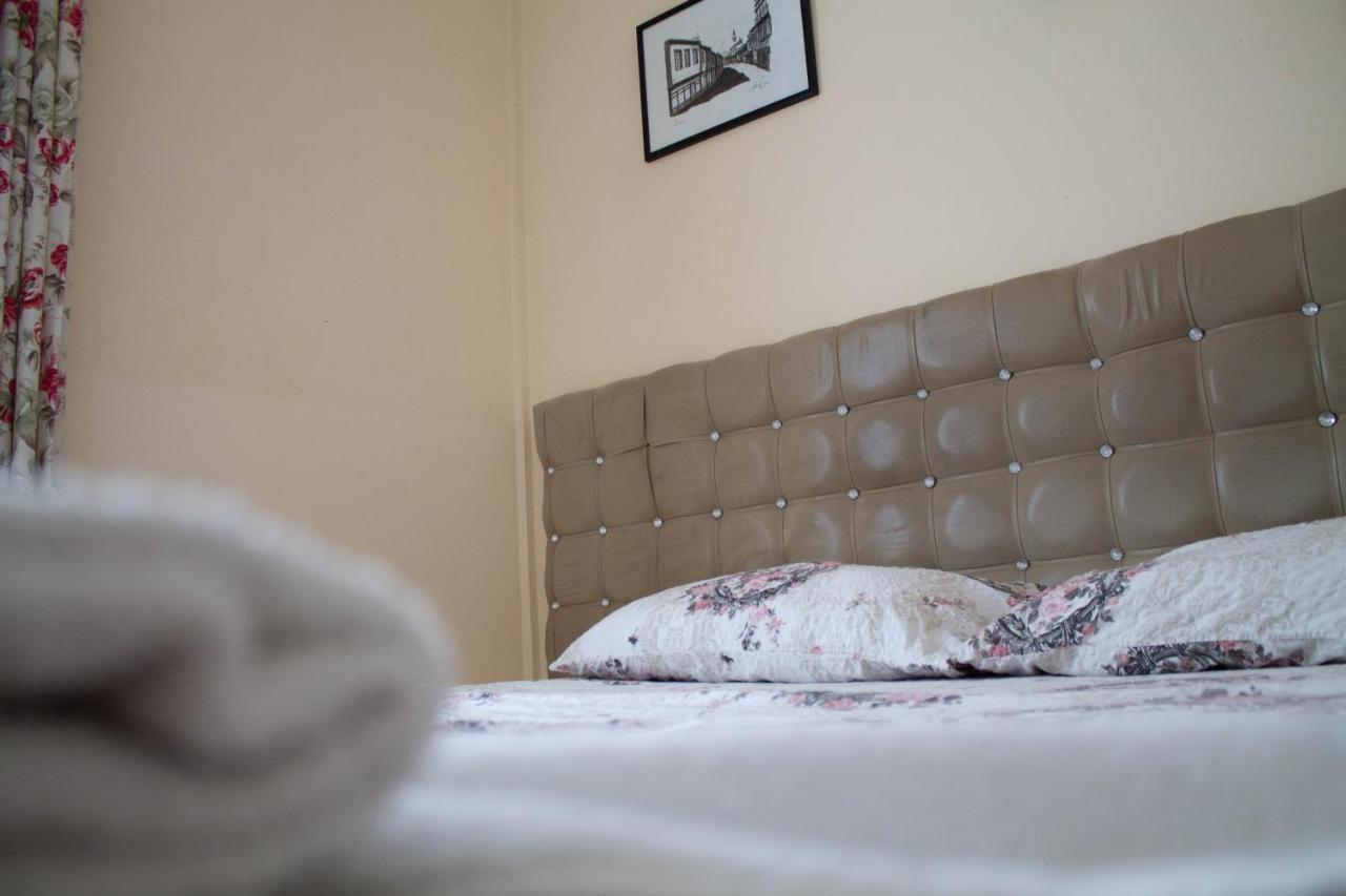 Hotel Living Suto Orizari Eksteriør billede