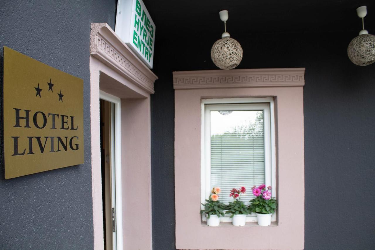 Hotel Living Suto Orizari Eksteriør billede